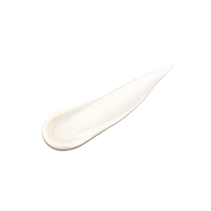 采用无需卸妆、仅用碧艾洁面膏即可卸除*<sup>2</sup>的配方设计