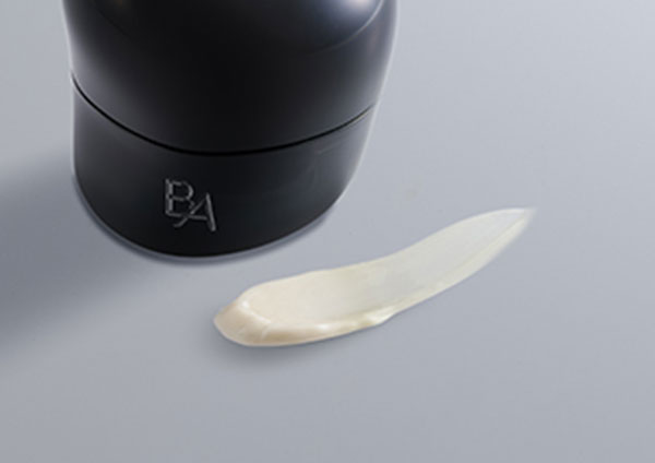 搭载自我修护膜　打造整体肌肤紧致，采用立体光泽提升配方。